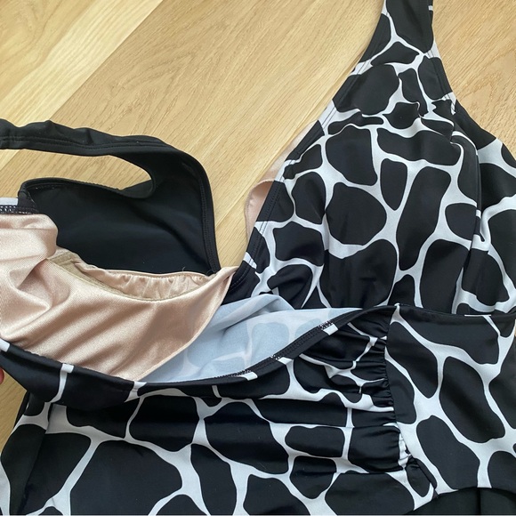 GREAT LENGTHS ONE PIECE SWIMSUIT - Picture 4 of 7